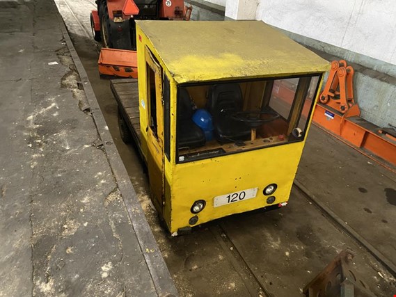 Used Platform trolley made of HS 120 incl. charger for Sale (Auction Premium) | NetBid Industrial Auctions
